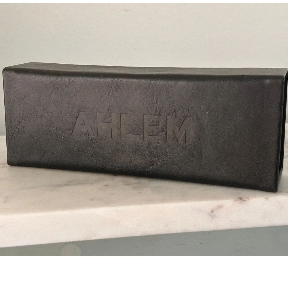AHLEM Black Vegan Leather Foldable Sunglasses Case Magnetic Eyewear Protector